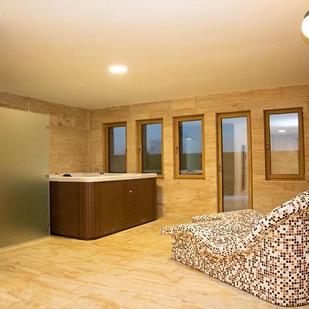 Hotel Vila Zana Гостивар Экстерьер фото