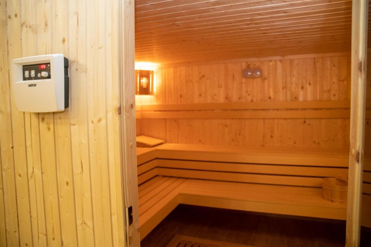Hotel Vila Zana Гостивар Экстерьер фото